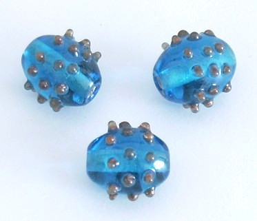 1 Stk. Lampwork Glasperle * Oval * Blau / Dots * 13-14x12mm