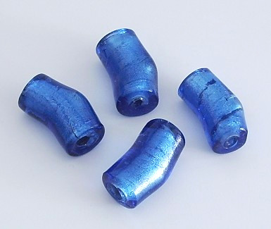 1 Stk. Lampwork Glasperle * Zylinder, gebogen * Blau / Silverfoil * 30x13,5-14mm