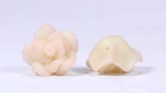 4 Stk. Fimo Blumen Rosen Polymer Clay Perlen zartes Rosé ca. 20mm