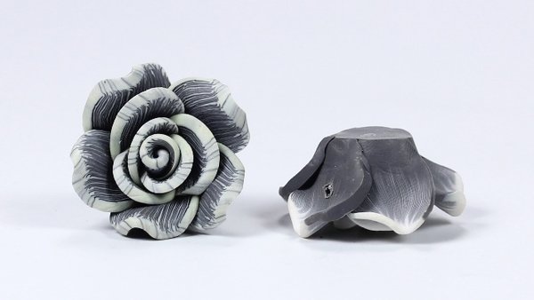 4 Stk. Fimo Blumen Rosen Polymer Clay Perlen Grau ca. 24-27mm