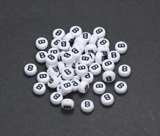 30 Stk. Acryl Buchstabenperlen B Weiß-Schwarz rund flach 7x3,6mm