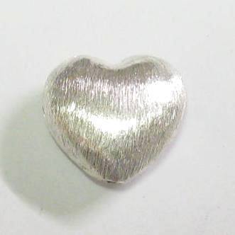 1 Stk. Kupferperle Herz gebürstet versilbert 14x7mm