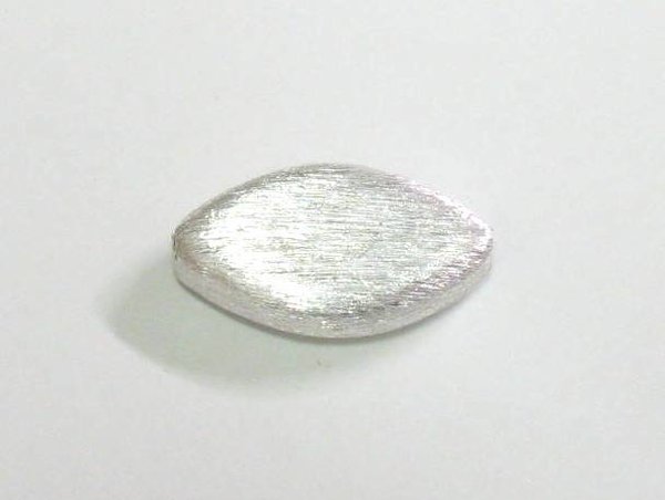 4 Stk. Kupferperlen Oval flach gebürstet versilbert 17,5x10x4,5mm
