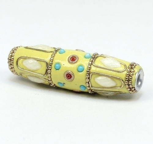 1 Stk. Indonesische Perle Kashmiri Perle Gelb verziert Oval lang 60-61mm