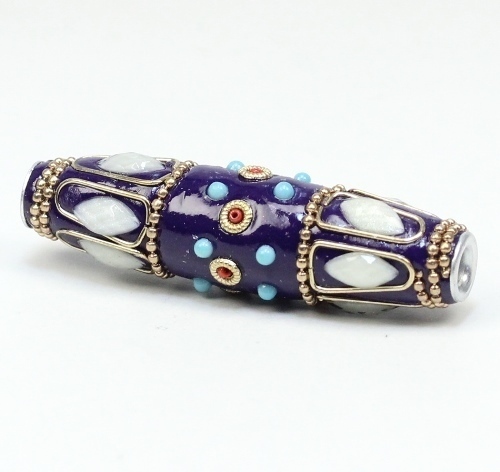 1 Stk. Indonesische Perle Kashmiri Perle Blau-Lila verziert Oval lang 61mm
