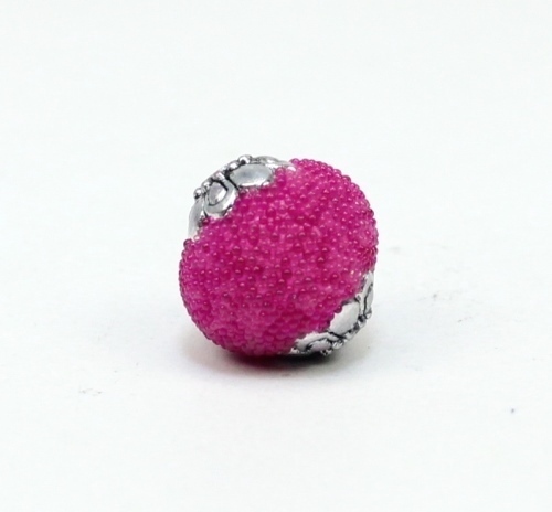 1 Stk. Indonesische Perle Kashmiri Perle Flieder-Rosa mit Metallkappen Rund 13-14x14-15mm